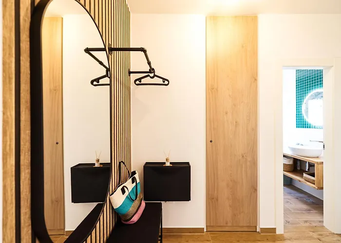 Ela Mit Blick Auf Herzinsel In