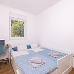 Apartamento Ela Mit Blick Auf Herzinsel In Turanj