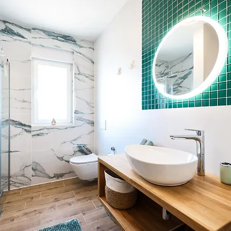 Ela Mit Blick Auf Herzinsel In Apartmán Turanj